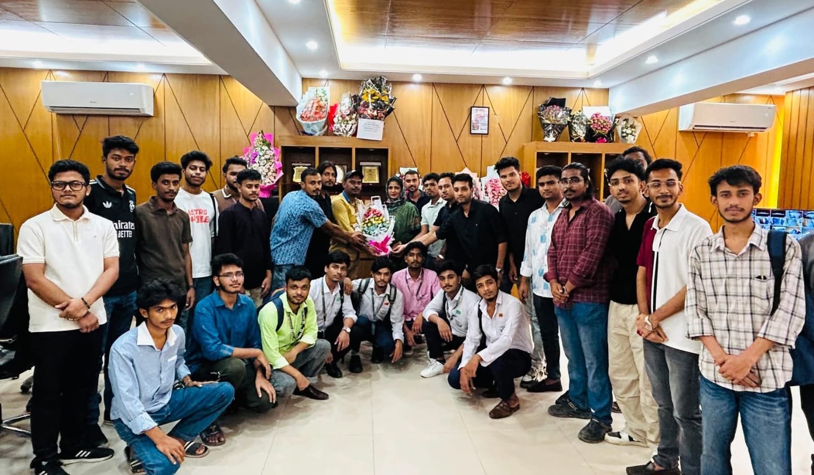 তেজগাঁও কলেজের ভারপ্রাপ্ত অধ্যক্ষ শামীমা ইয়াসমিনকে ছাত্রদলের শুভেচ্ছা