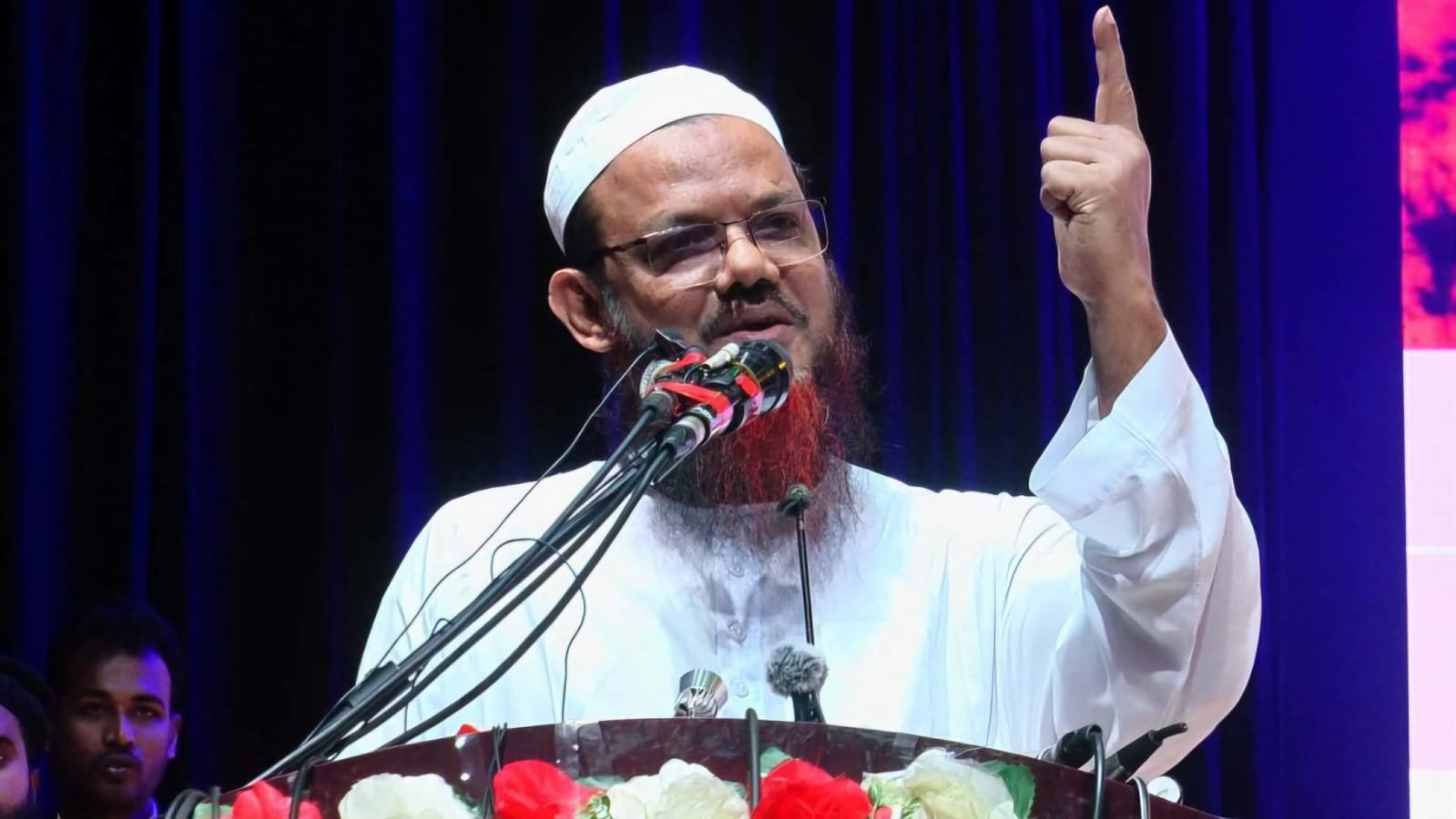 প্রশাসনের অনুমতি ছাড়াই কুমিল্লা বিশ্ববিদ্যালয়ে আসছেন মুফতি ফয়জুল করীম