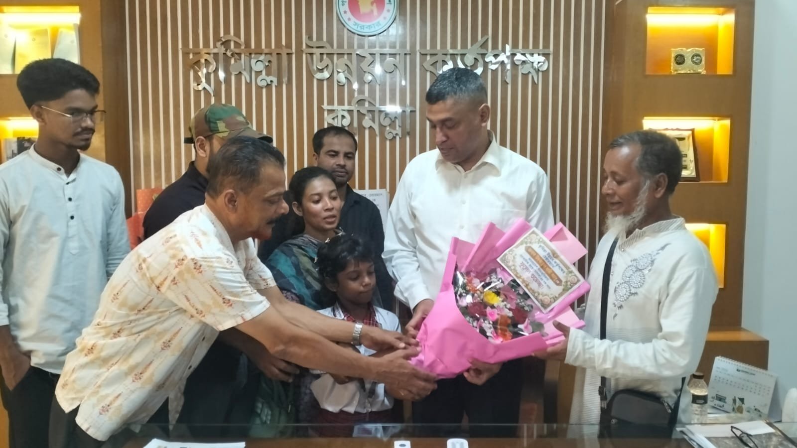 কুমিল্লা উন্নয়ন কর্তৃপক্ষের চেয়ারম্যানকে মাসাসের ফুলেল শুভেচ্ছা