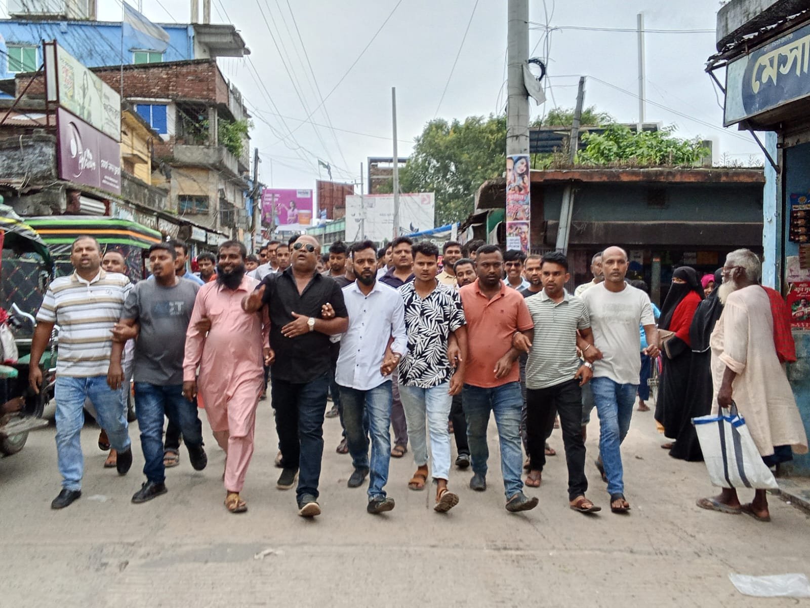 স্বেচ্ছাসেবক দলের সমাবেশ সফল করতে মণিরামপুরে যৌথ মিছিল