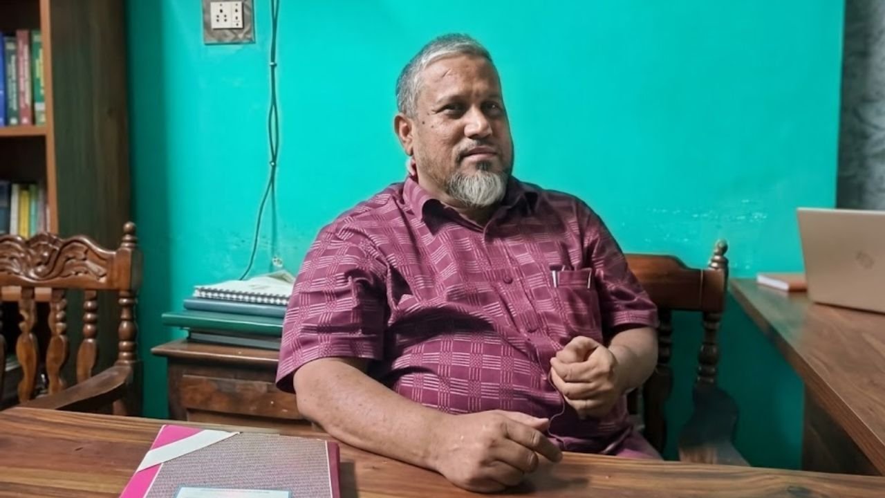 বাবার লাশ বাড়িতে রেখে এইচএসসি পরীক্ষা দিল বেনাপোলের মাসুমা