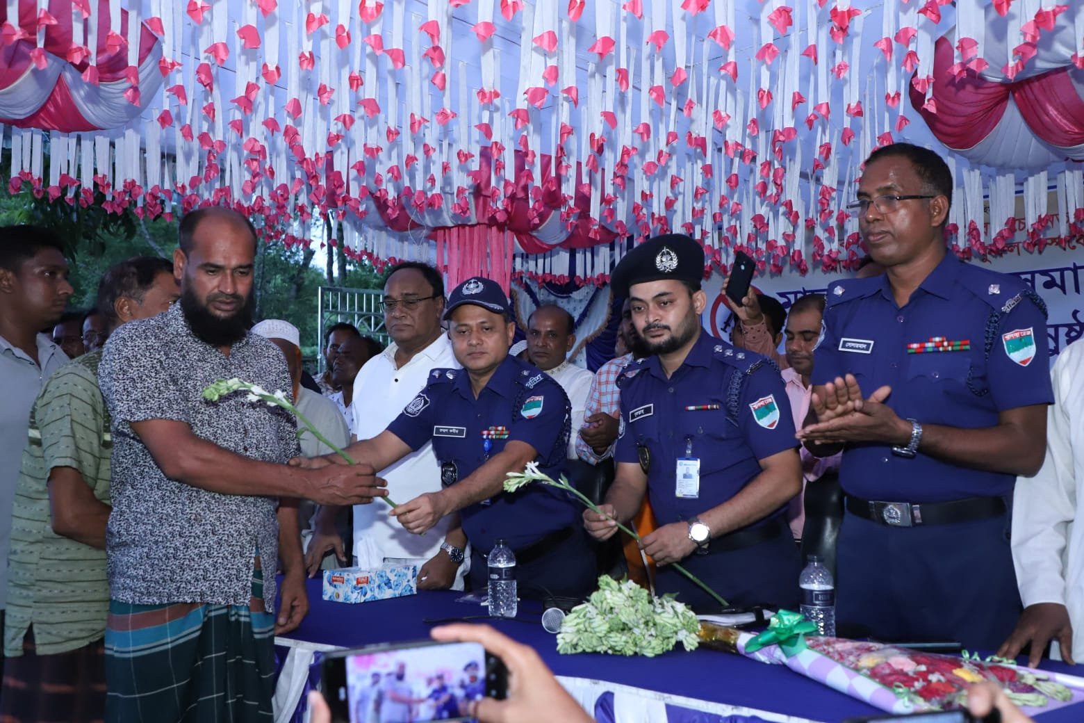 চুয়াডাঙ্গার জীবননগরে মাদকবিরোধী সমাবেশ: ১৭ মাদক ব্যবসায়ী ও সেবীর আত্মসমর্পণ