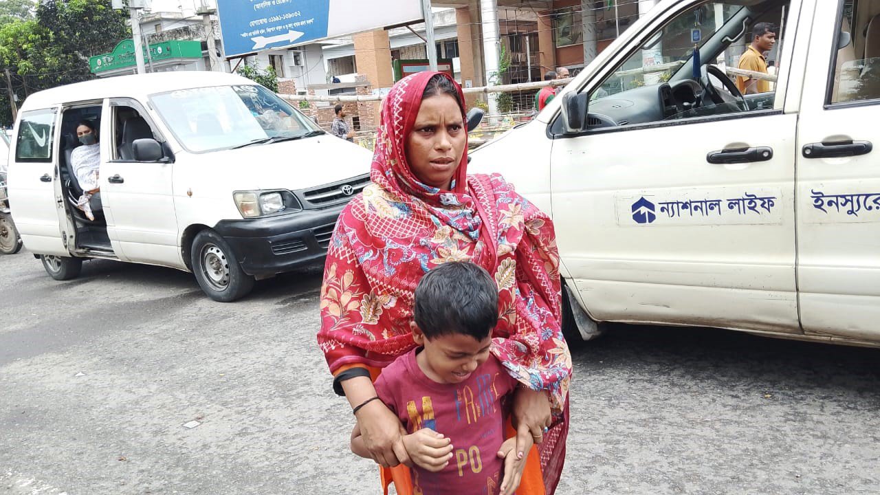 ভারতীয় সেই নারী রেশমাকে অবৈধ অনুপ্রবেশ আইনে মামলায় পুলিশে সোপর্দ