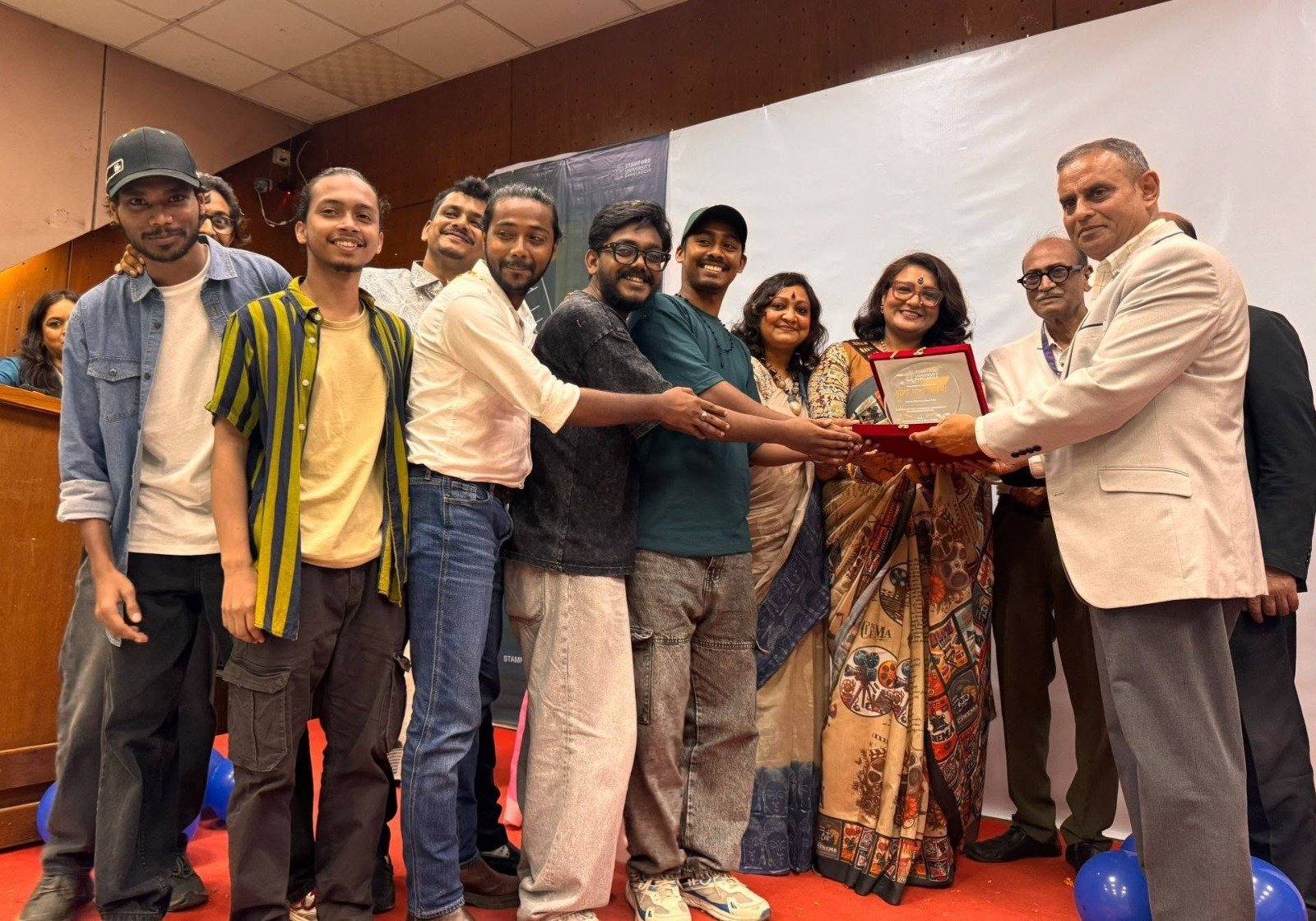 স্ট্যামফোর্ড বিশ্ববিদ্যালয়ে সম্মানিত তেজগাঁও কলেজের আন্তর্জাতিক পুরস্কারজয়ী চলচ্চিত্র ‘ধুলোমাখা আয়না’