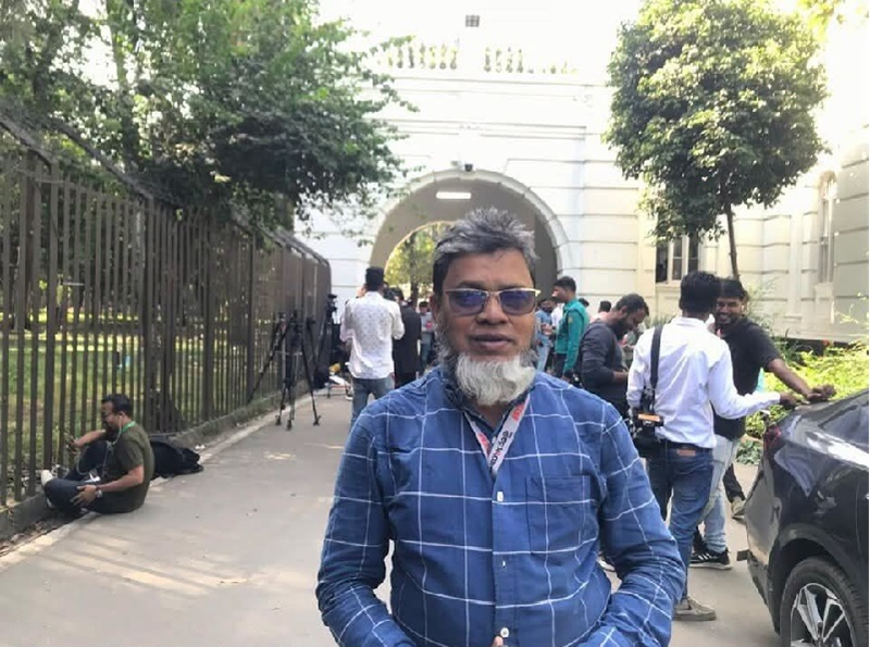 সাংবাদিক আবু হেনা রাসেল মারা গেছেন