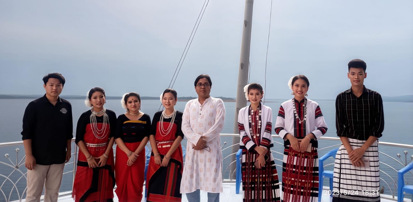বিশ্ব আদিবাসী দিবসের শুভেচ্ছা ও অধিকার আদায়ের বার্তা দিলেন সোহাগ আরেফিন