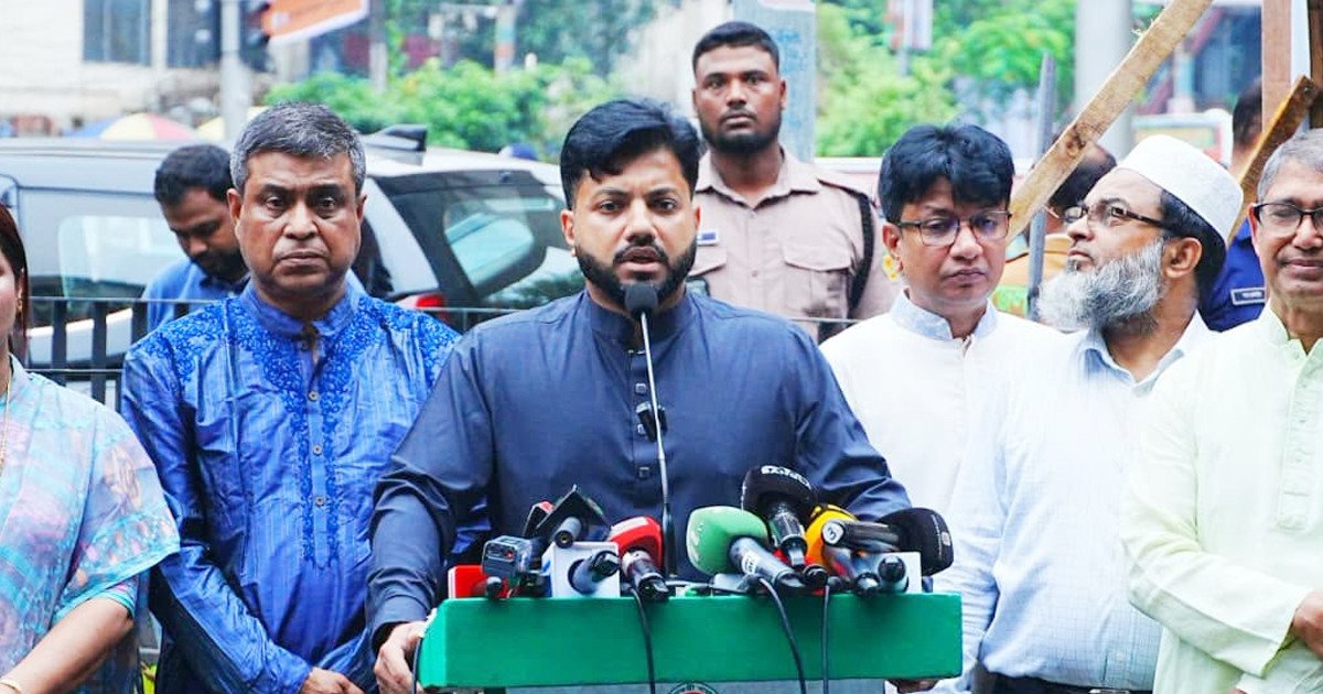 ক্যাম্পাসে অস্থিতিশীলতা সৃষ্টির পেছনে দীর্ঘমেয়াদি ষড়যন্ত্র রয়েছে: ইশরাক হোসেন