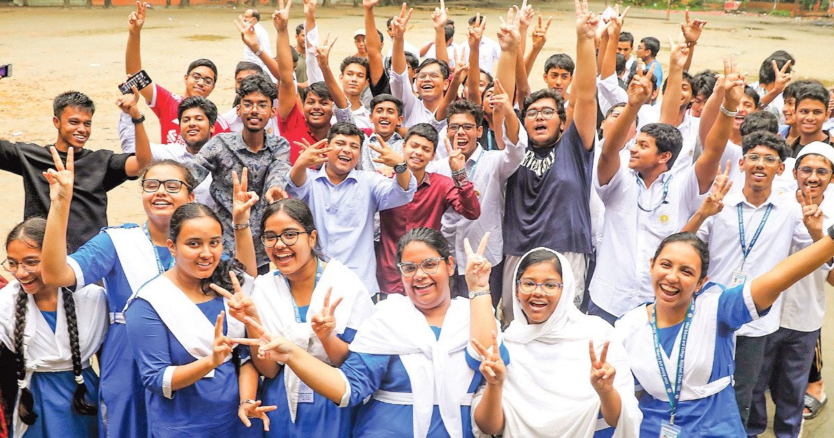 এসএসসির ফল প্রকাশ সোমবার সকাল ১০টায়, শিক্ষার্থীরা ফলাফল দেখতে পারবে যেভাবে