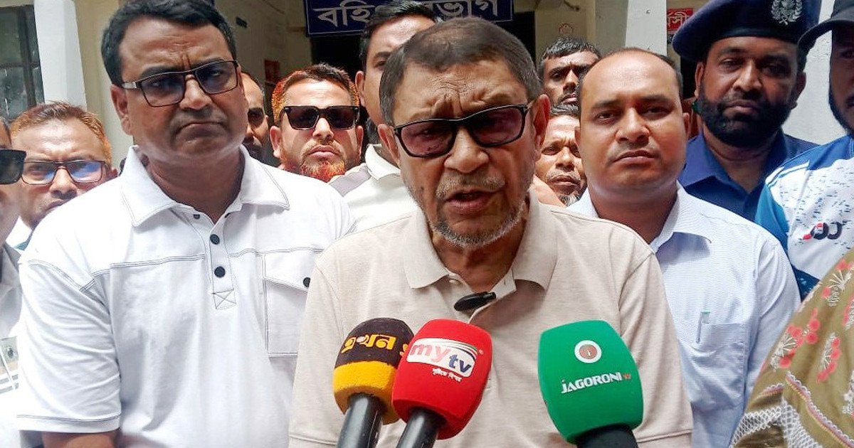 স্বাস্থ্যসেবা নিশ্চিত করতে শিগগিরই ১ লাখ স্বাস্থ্যকর্মী নিয়োগ দেওয়া হবে: স্বাস্থ্যমন্ত্রী