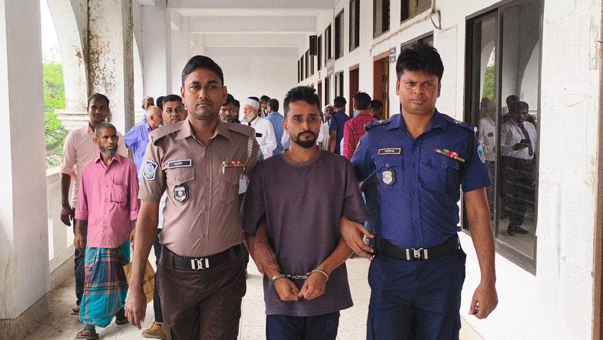 নোয়াখালীতে তিন বন্ধুকে গুলি করে হত্যা: ৩ জনের ফাঁসি