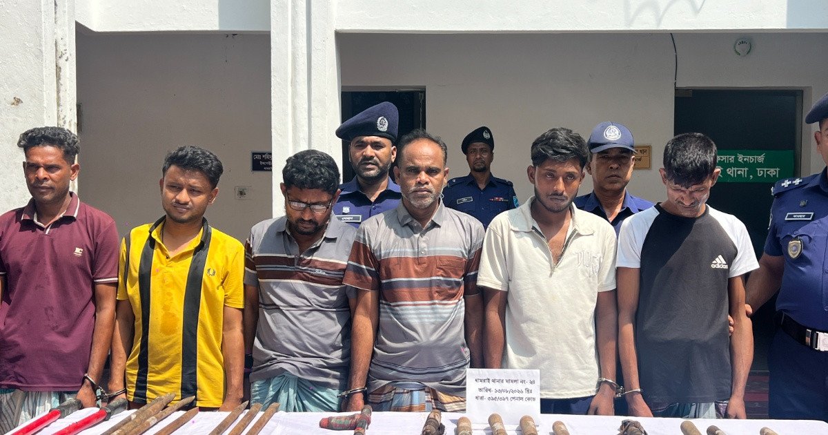 ধামরাইয়ে ড্রেজারে ডাকাতি: পাইপগান ও দেশীয় অস্ত্রসহ গ্রেপ্তার ৬