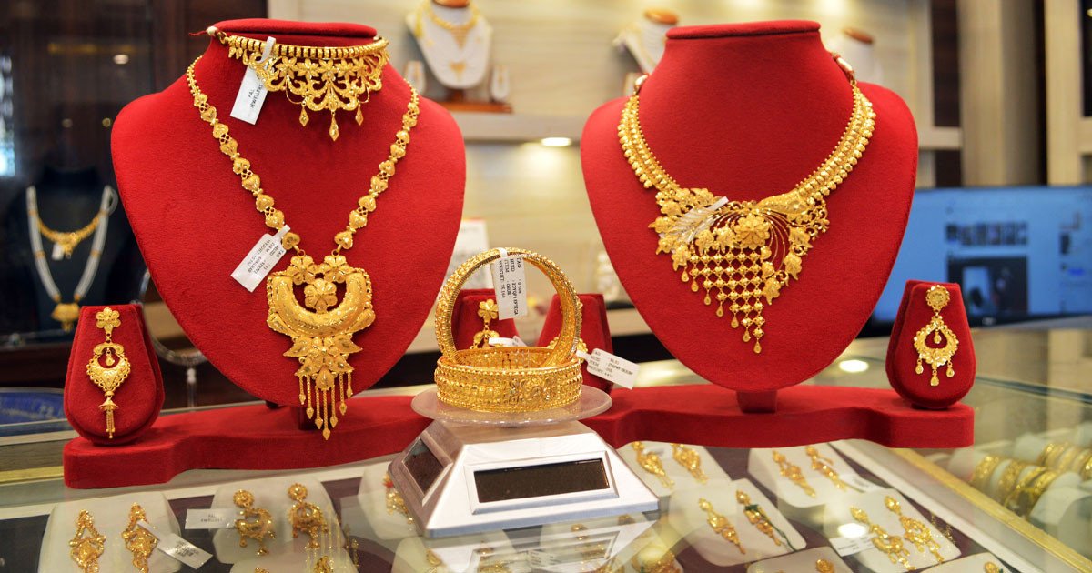 আবারও বাড়ল সোনার দাম