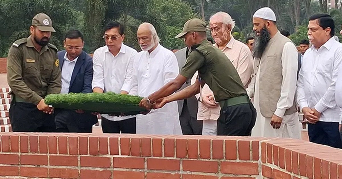 জাতীয় স্মৃতিসৌধে বীর শহীদদের প্রতি নতুন মন্ত্রী-প্রতিমন্ত্রীদের শ্রদ্ধা