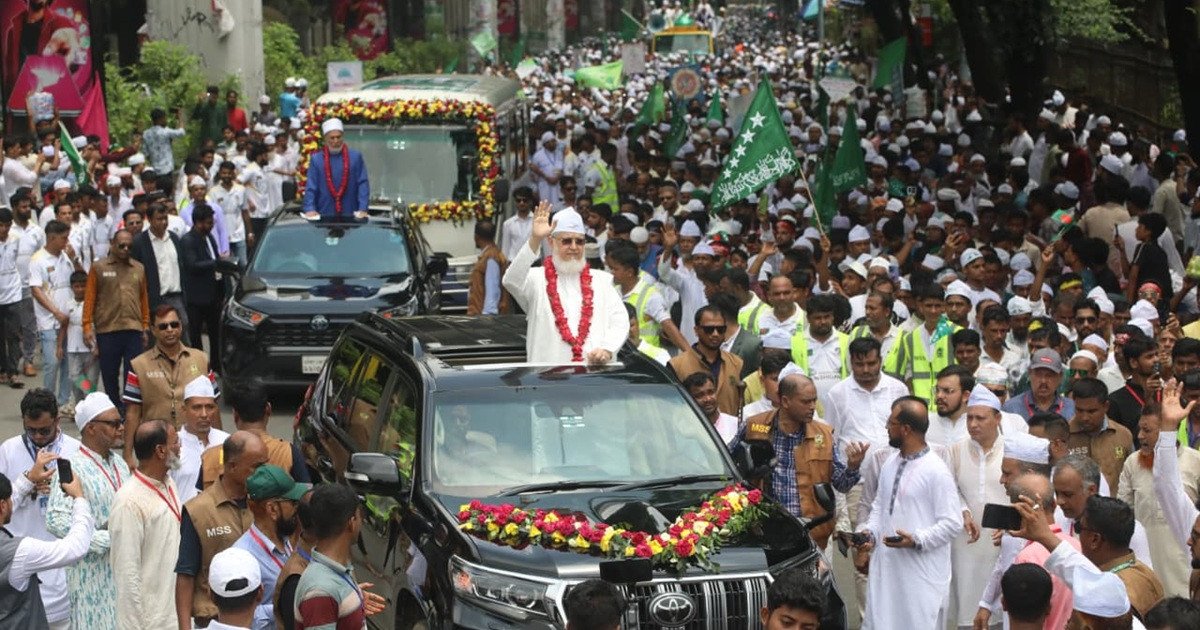 ঢাকায় লাখো মানুষের অংশগ্রহণে ঈদে মিলাদুন্নবীর জশনে জুলুস ও শান্তি মহাসমাবেশ