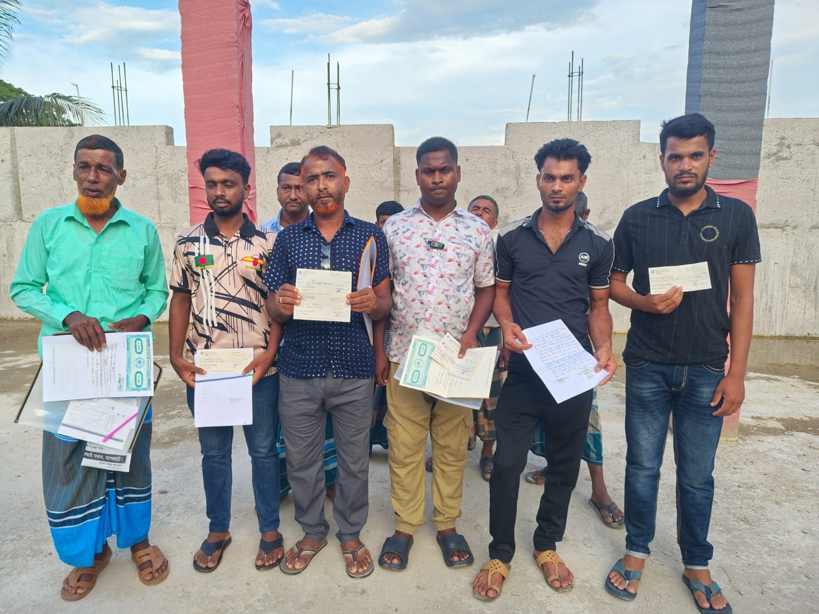 সার্বিয়ায় চাকরির নামে ৩২ লাখ টাকার ফাঁদ, সরকারি যাচাইয়ে ৪ ভিসা জাল