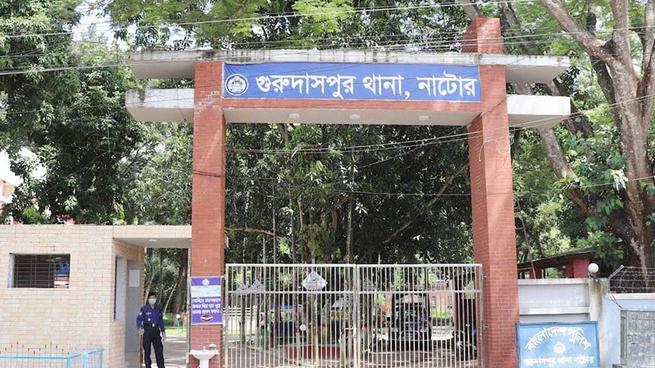 নাটোরে সুরতহাল করতে গিয়ে হামলার শিকার পুলিশ, ২৭০ জনের বিরুদ্ধে মামলা