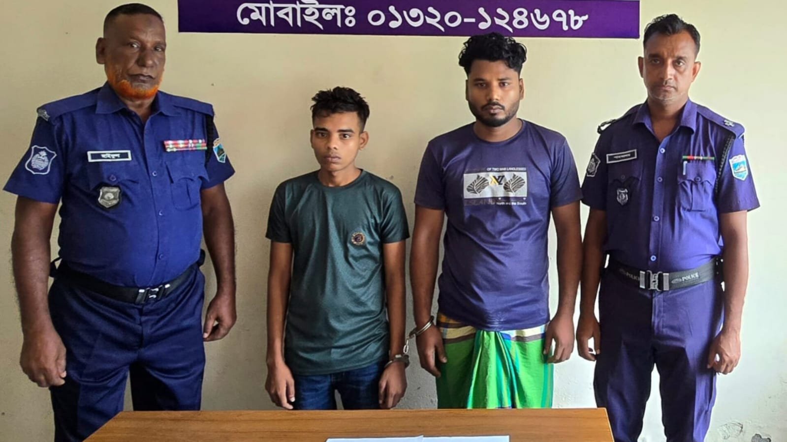 নাটোরে ইমো ও হোয়াটসঅ্যাপ হ্যাকিং চক্রের দুই সদস্য আটক, ৩ মোবাইল জব্দ