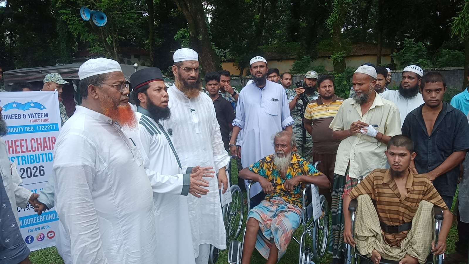 মোল্লাহাটে ৫০টি হুইলচেয়ার ও ৫০টি ভ্যান বিতরণ, প্রধান অতিথি মামুনুল হক