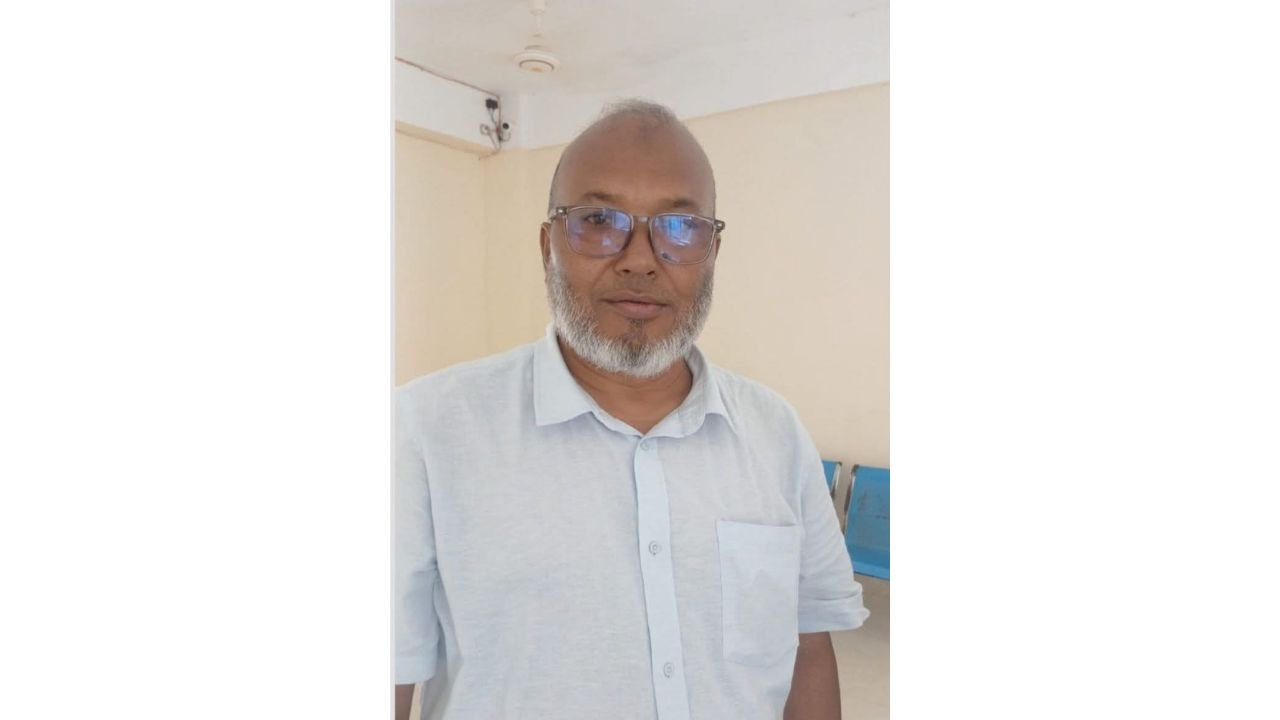 বেনাপোল ইমিগ্রেশনে কৃষকলীগের সাবেক নেতা হুমায়ুন তালুকদার আটক