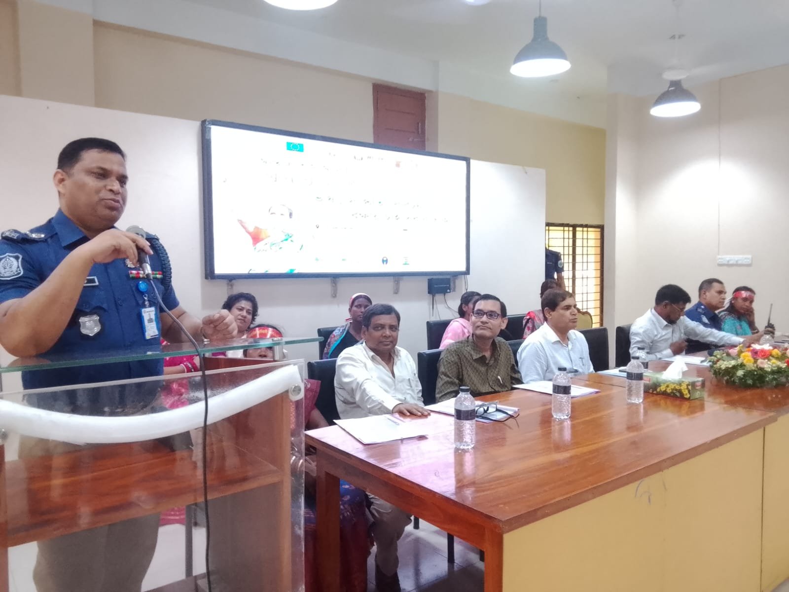 নাটোরে দিনব্যাপী ক্ষুদ্র নৃ-গোষ্ঠী নারী সম্মেলন অনুষ্ঠিত