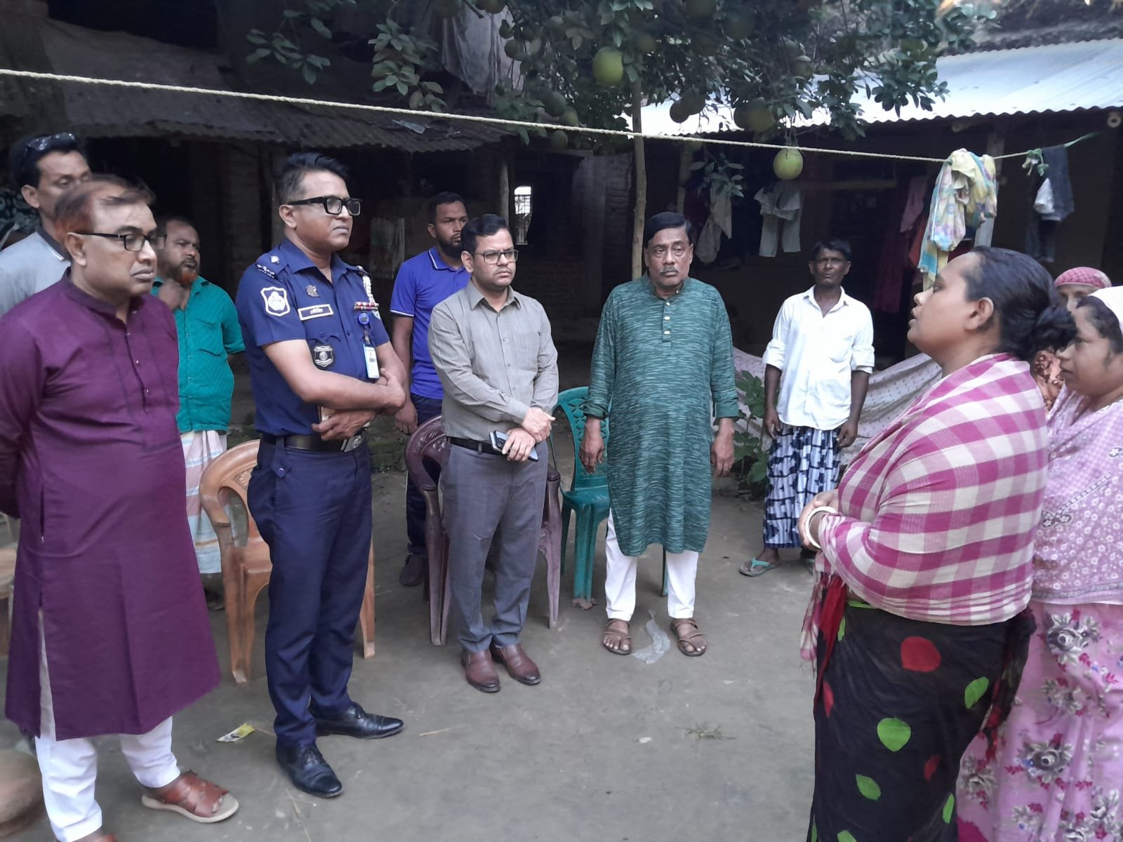 এসএসসিতে অকৃতকার্য হয়ে বাগমারায় ছাত্রীর আত্মহত্যা, পরিবারের পাশে ইউএনও