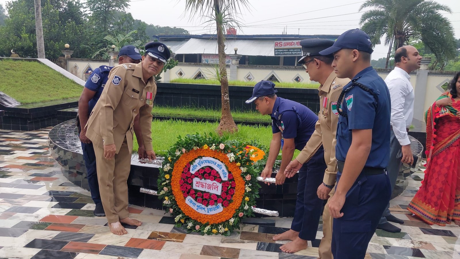 যথাযোগ্য মর্যাদায় চুয়াডাঙ্গায় স্থানীয় শহীদ দিবস পালন