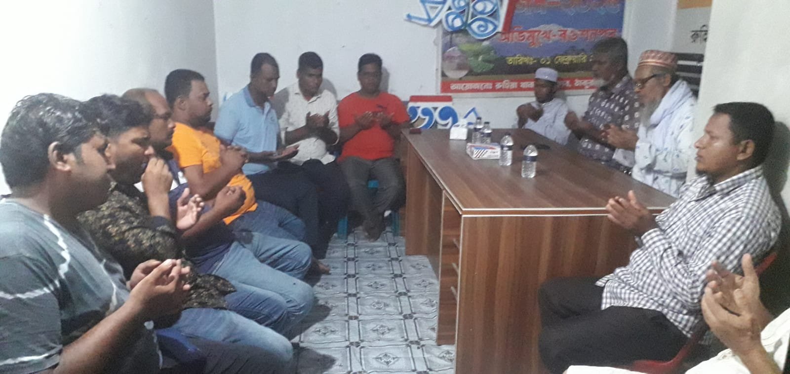মির্জা ফখরুল রাষ্ট্রপতি নির্বাচিত হওয়ায় রুহিয়া প্রেসক্লাবে দোয়া ও মিষ্টি বিতরণ