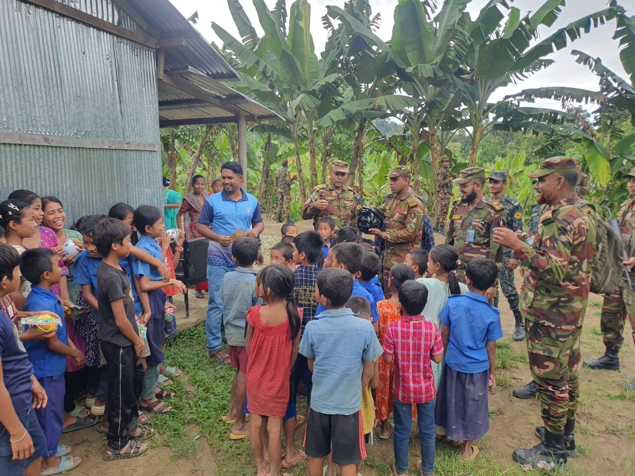 পাহাড়ে শিক্ষা প্রসারে মাটিরাঙ্গা সেনাবাহিনীর মানবিক উদ্যোগ