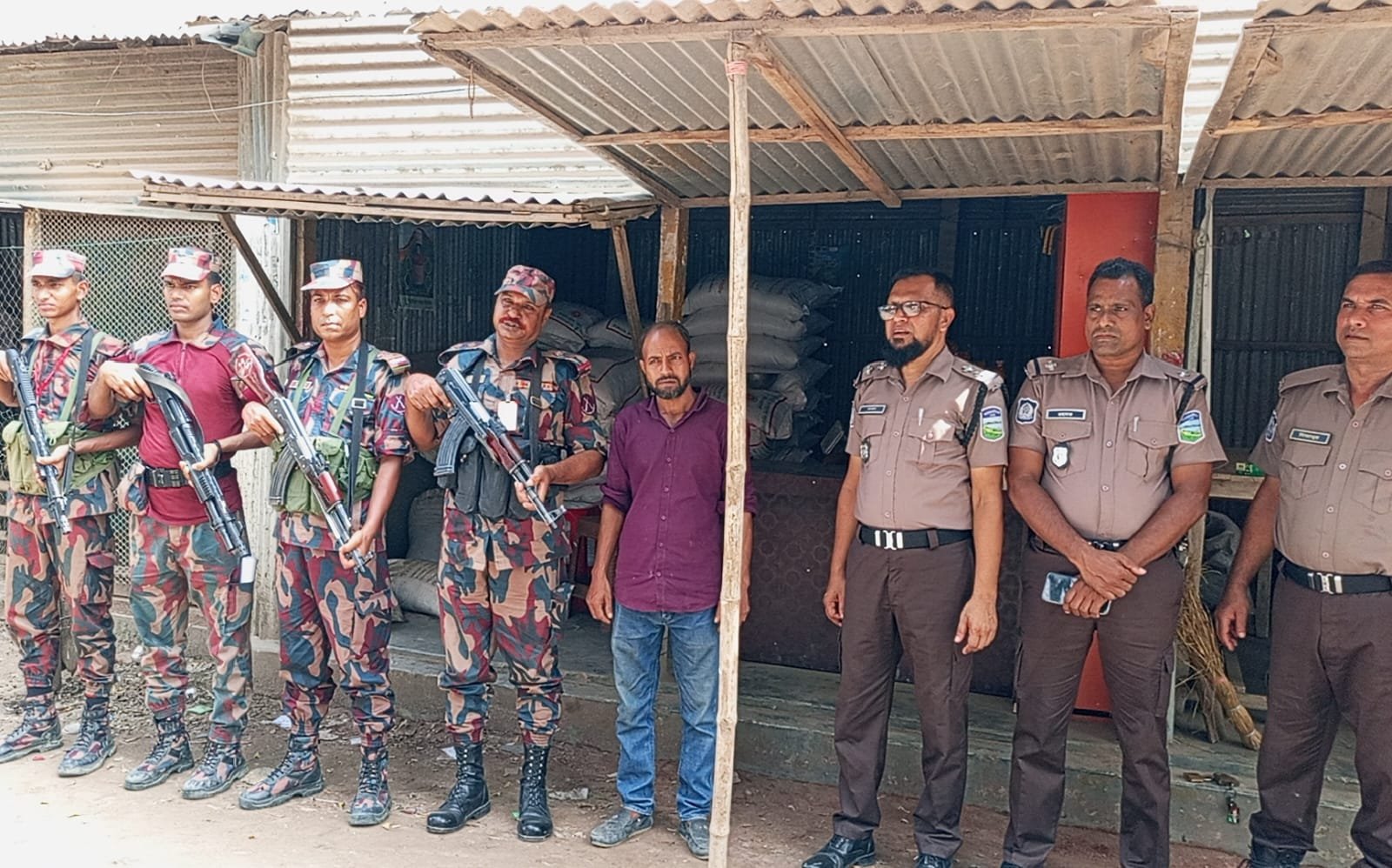 দেওয়ানগঞ্জে ৪০ বস্তা সরকারি সার জব্দ, ব্যবসায়ীকে ৫০ হাজার টাকা জরিমানা