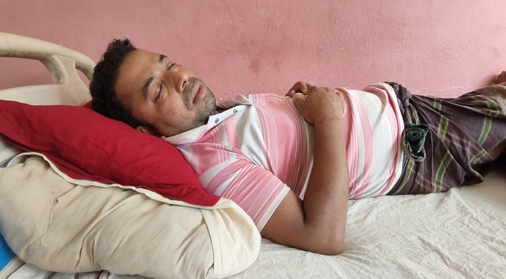 শার্শায় সৌদি ভিসার পাওনা টাকা চাইতে গিয়ে বাবা-ছেলেসহ ৩ জনকে মারধর