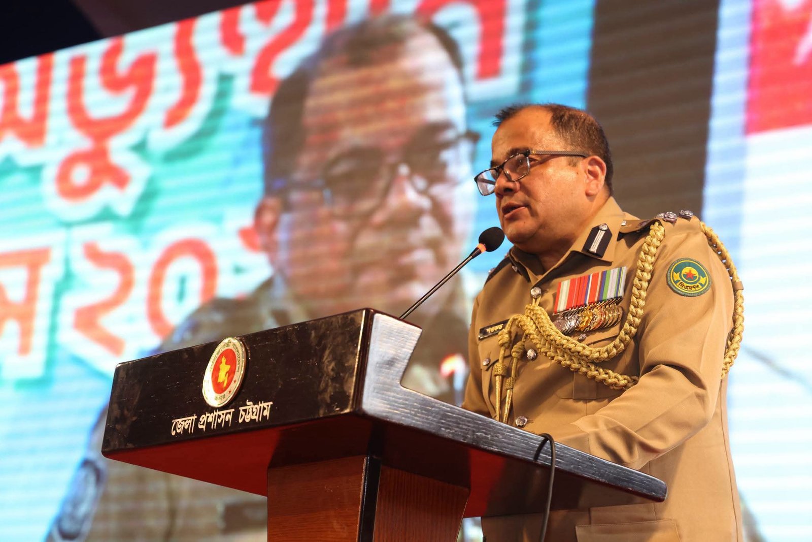 চট্টগ্রামে জুলাই গণঅভ্যুত্থান দিবসে সিএমপি কমিশনারের শ্রদ্ধা ও সংবর্ধনা