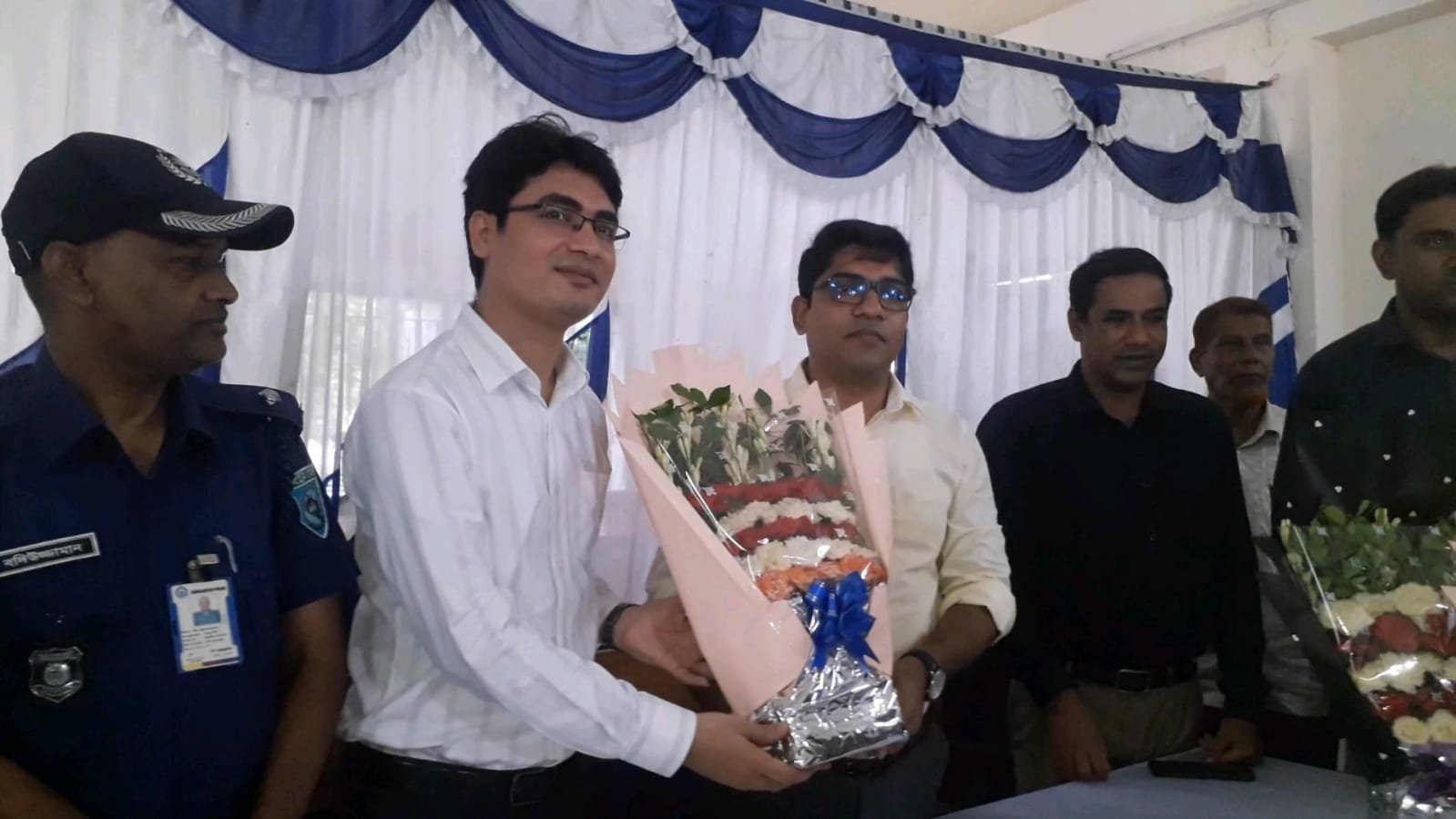 রুহিয়ায় নবাগত ইউএনও আলাউদ্দিনের দায়িত্ব গ্রহণ