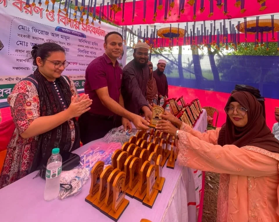 ইবিতে দিনাজপুর জেলা ছাত্রকল্যাণ সমিতির নবীনবরণ ও প্রবীণ বিদায়