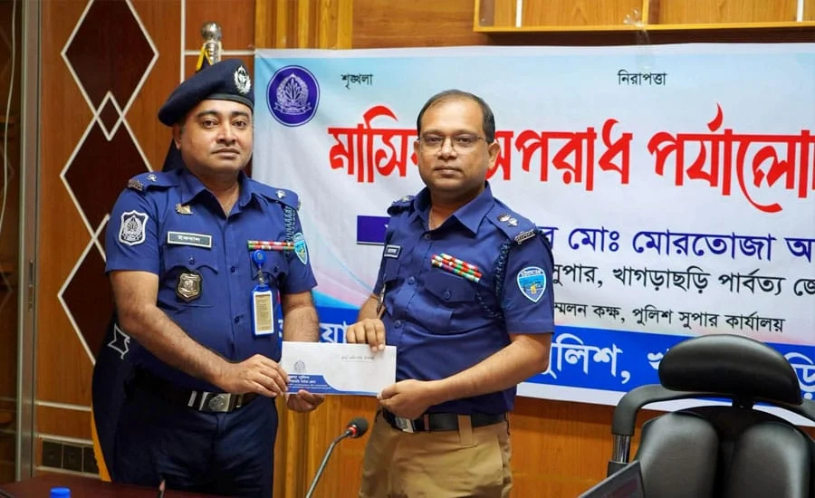 মাদকের বিরুদ্ধে আপসহীন, মানবিকতায় অনন্য: খাগড়াছড়ির শ্রেষ্ঠ ওসি ইকবাল বাহার