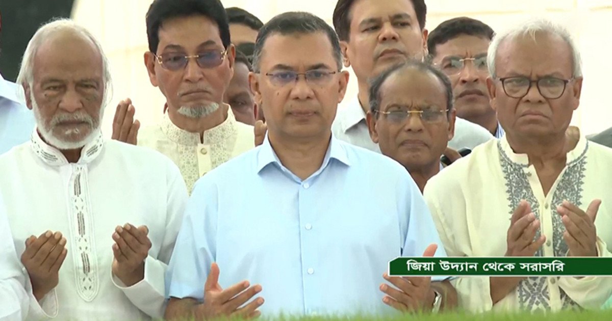 বিএনপির প্রতিষ্ঠাবার্ষিকীতে জিয়া ও খালেদা জিয়ার সমাধিতে প্রধানমন্ত্রীর শ্রদ্ধা