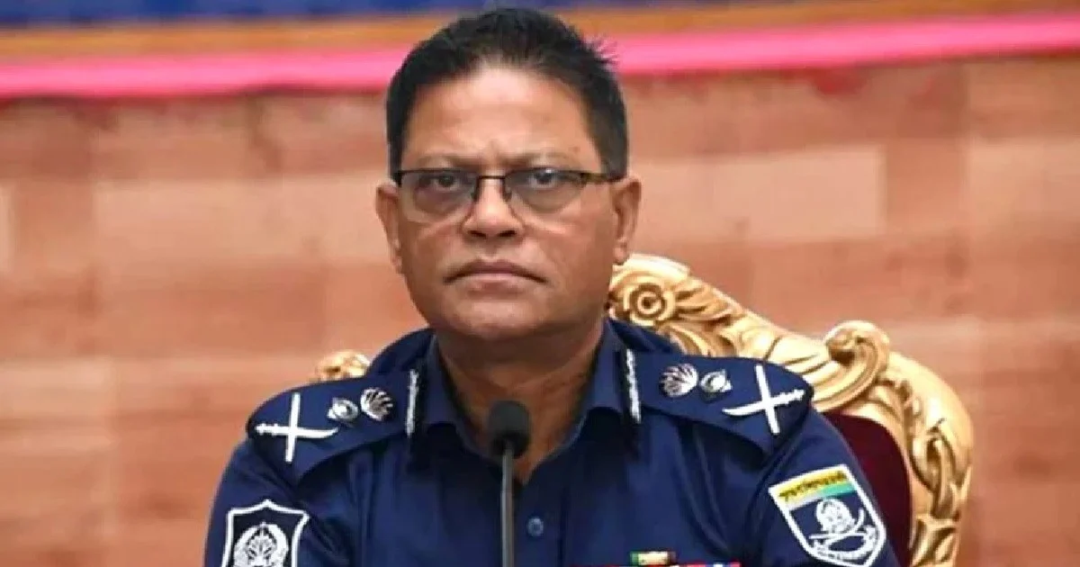 আইনের ফাঁকফোকরে বারবার বেরিয়ে অপরাধে জড়াচ্ছে মাদক কারবারি ও ছিনতাইকারীরা: আইজিপি