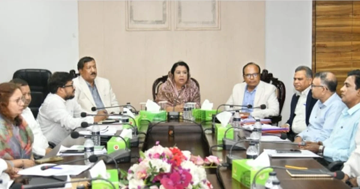 নিরাপদ খাদ্য মজুত ও গুণগত মানে সর্বোচ্চ অগ্রাধিকার দেওয়ার নির্দেশ খাদ্যমন্ত্রীর
