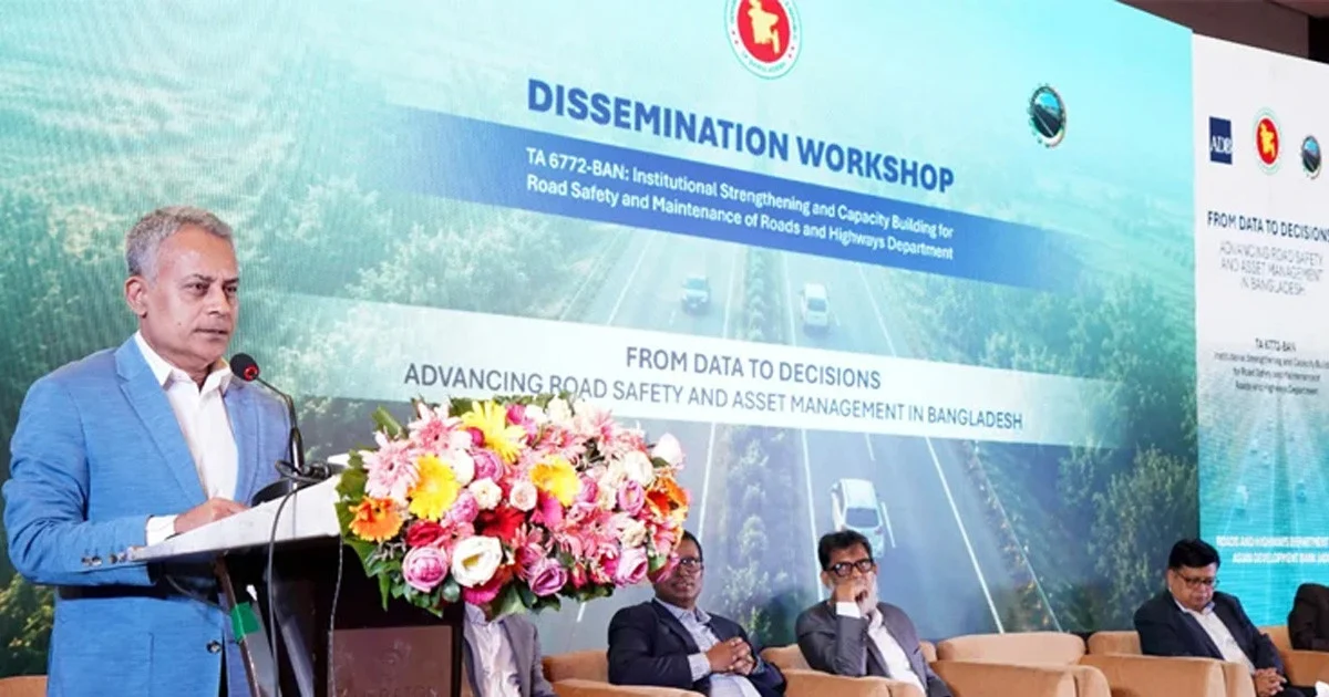 চালকের অদক্ষতা ও অসচেতনতাই সড়ক দুর্ঘটনার মূল কারণ: সেতুমন্ত্রী শেখ রবিউল আলম