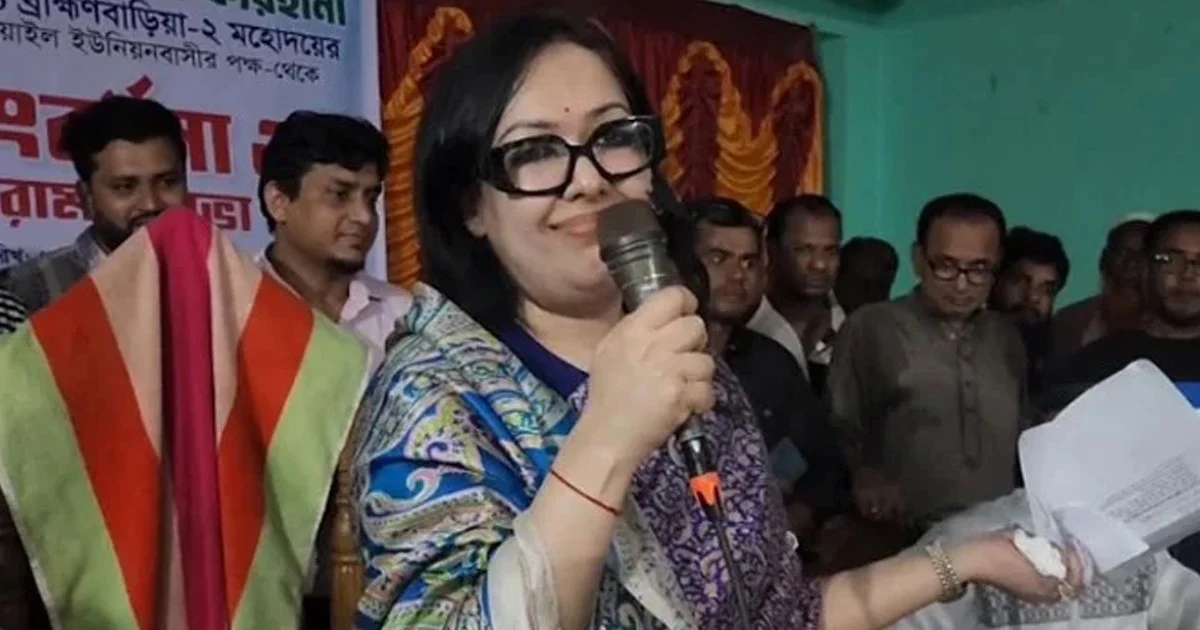 সরকার বিপর্যস্ত, তাই দোষ দেন না, বললেন রুমিন ফারহানা
