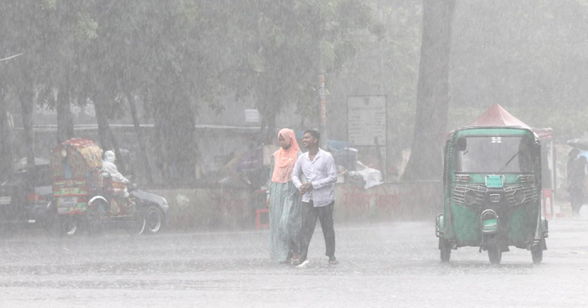 ৬ জেলায় ঝোড়ো হাওয়ার আশঙ্কা, নদীবন্দরে ১ নম্বর সংকেত