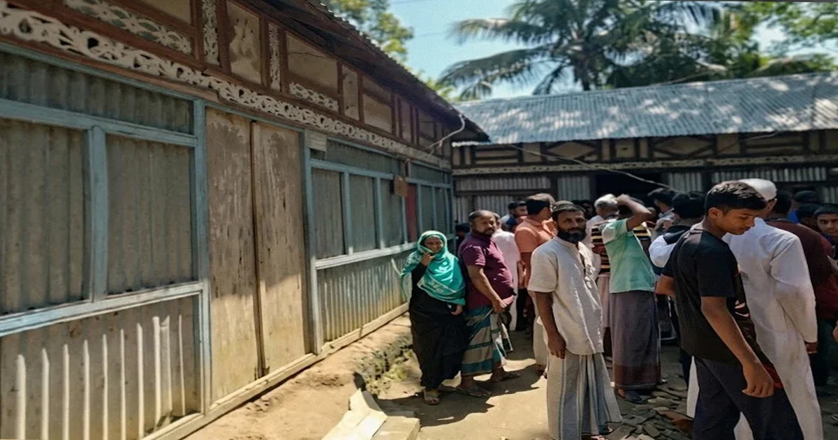 দেবিদ্বারে যুবকের হামলায় মা ও আট মাসের ভাতিজি নিহত