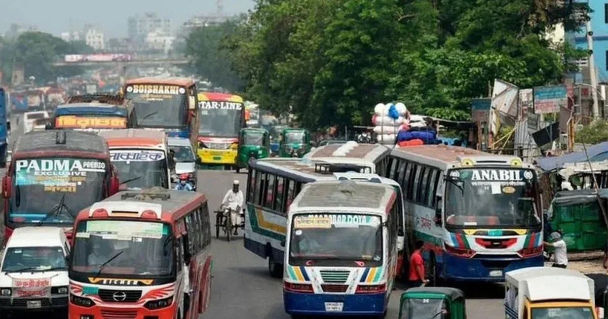 জ্বালানি তেলের দাম বাড়ায় বাস ভাড়া বাড়ল কিলোমিটারে ১৭ পয়সা