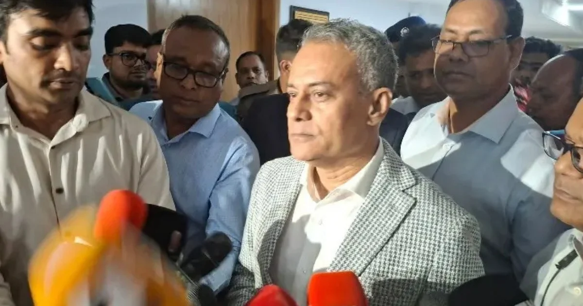 বেশি ভাড়া নিলে রুট পারমিট বাতিল, হুঁশিয়ারি মন্ত্রীর