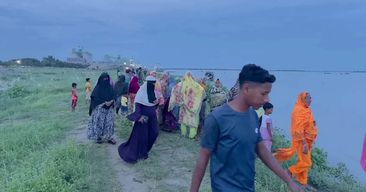 মেঘনায় ট্রলারডুবি, তিন ভাই-বোনের মরদেহ উদ্ধার