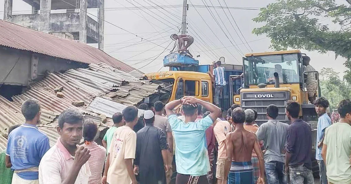 লালমনিরহাটে ট্রাকের ধাক্কায় অটোরিকশার ৩ যাত্রী নিহত