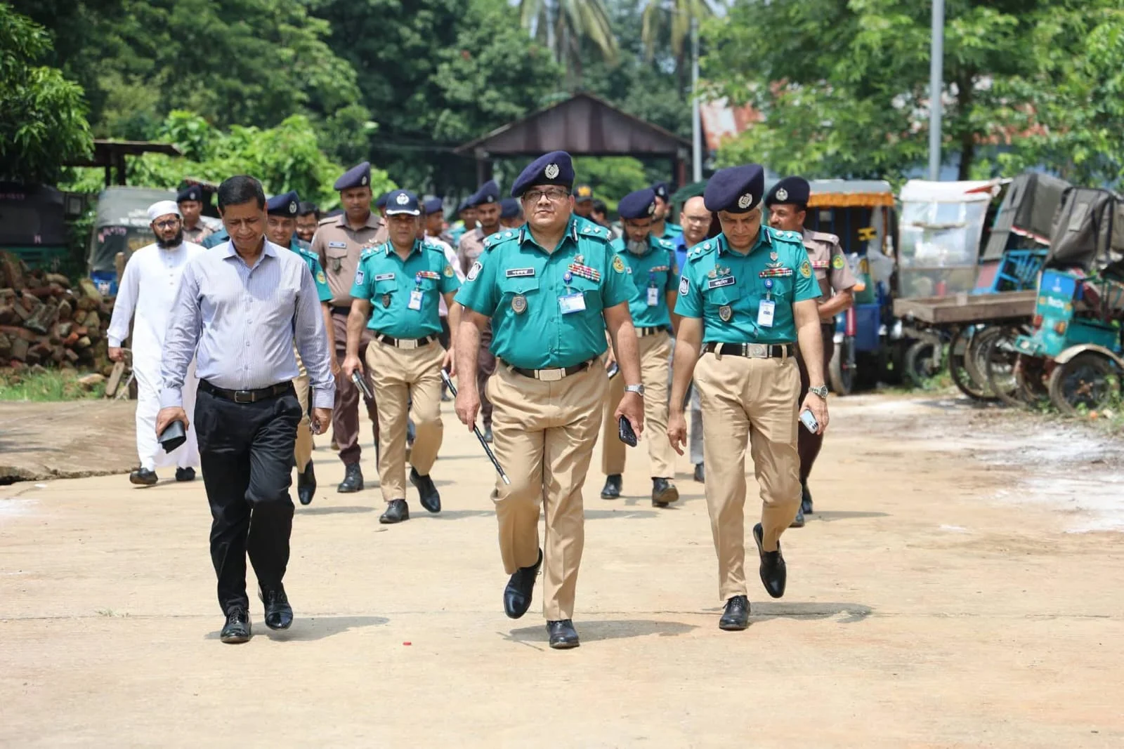 মনসুরাবাদ পুলিশ লাইন্স পরিদর্শন করলেন সিএমপি কমিশনার হাসান মো. শওকত আলী