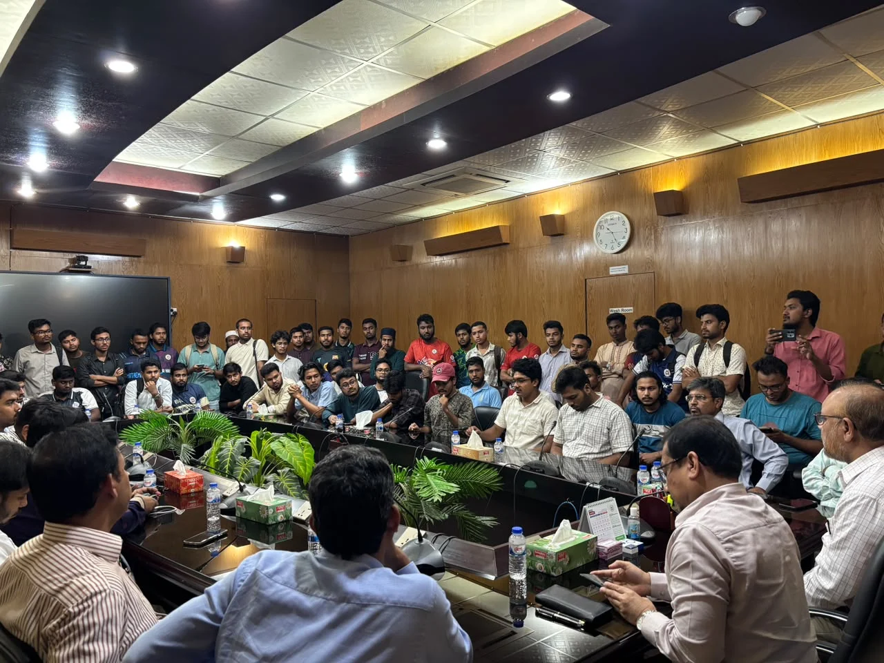 রাবিতে শিক্ষার্থীকে ‘শিবির সন্দেহে’ রাতভর মারধর ও হেনস্তার অভিযোগ ছাত্রদলের বিরুদ্ধে