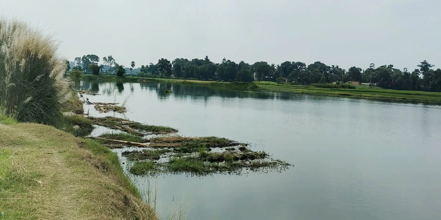 শার্শায় ৩৫ বিঘার ঘের নিয়ে বিরোধ, প্রাণভয়ে বাড়িছাড়া ব্যবসায়ী