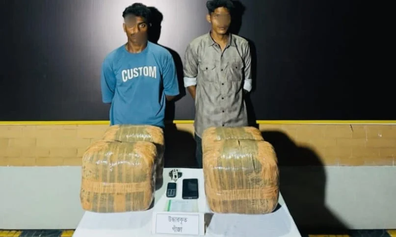 রামপালে ২০ কেজি গাঁজাসহ প্রাইভেটকার জব্দ, গ্রেপ্তার ২