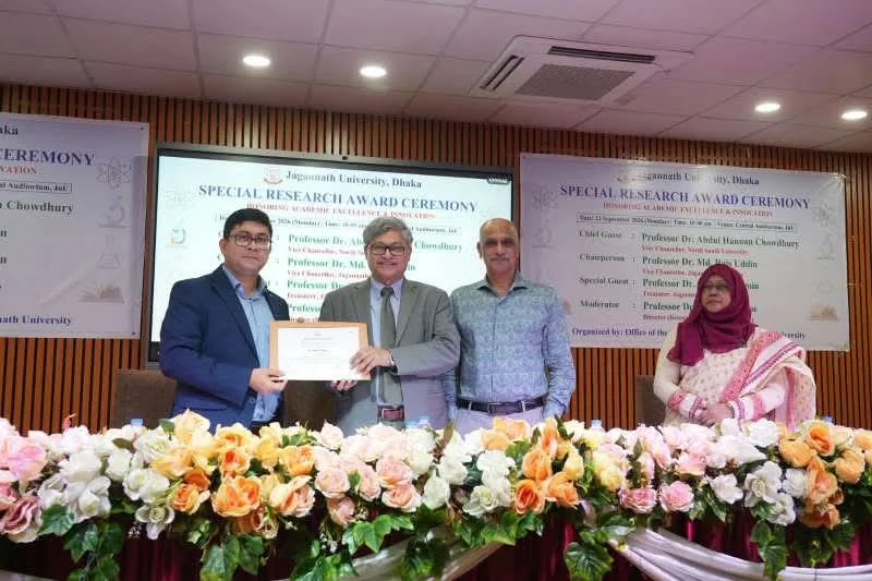 জবিতে প্রথমবার স্পেশাল রিসার্চ অ্যাওয়ার্ড পেলেন ৩৪ শিক্ষক